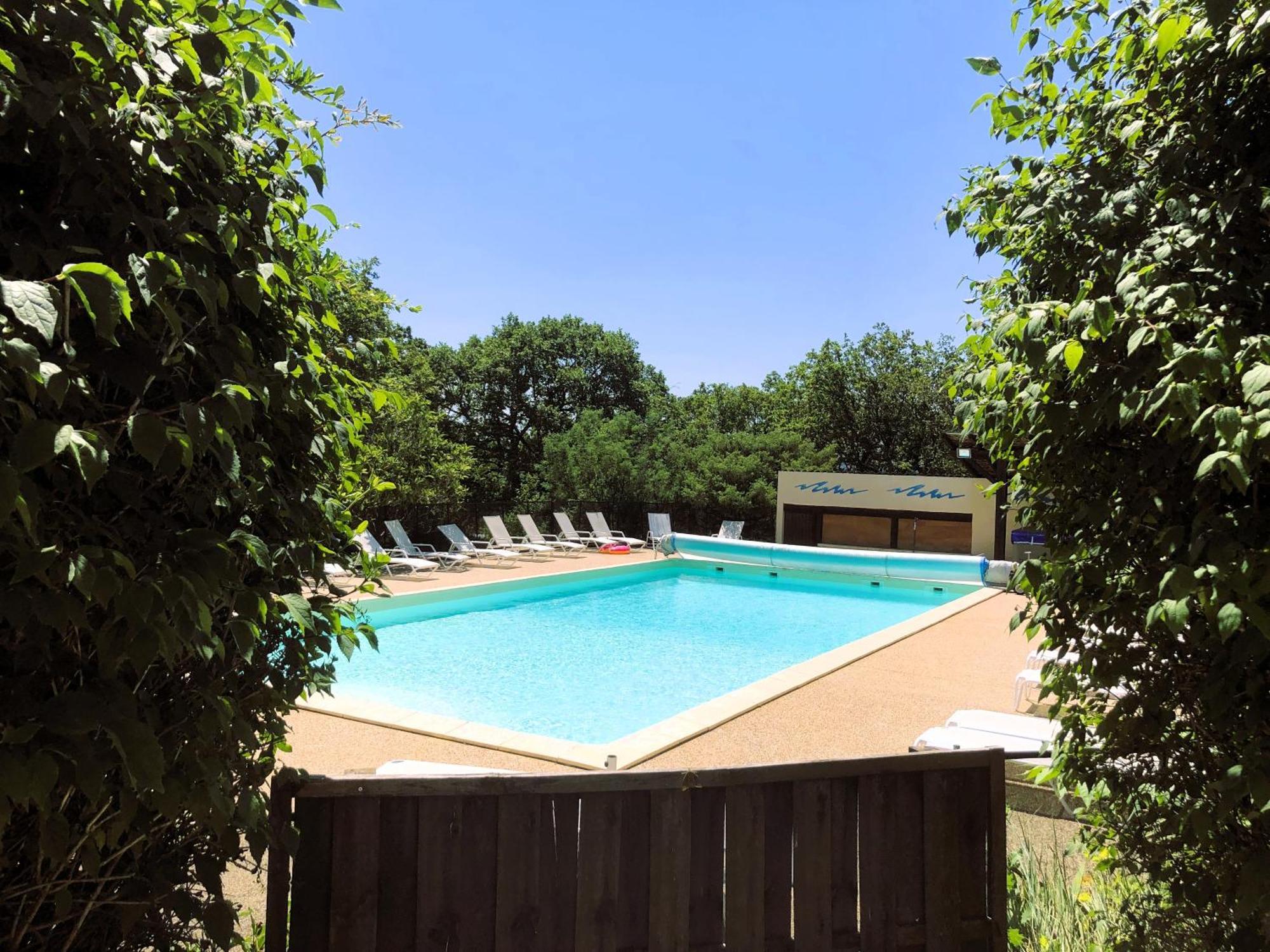 Hotel Les Persedes Lavilledieu  Buitenkant foto