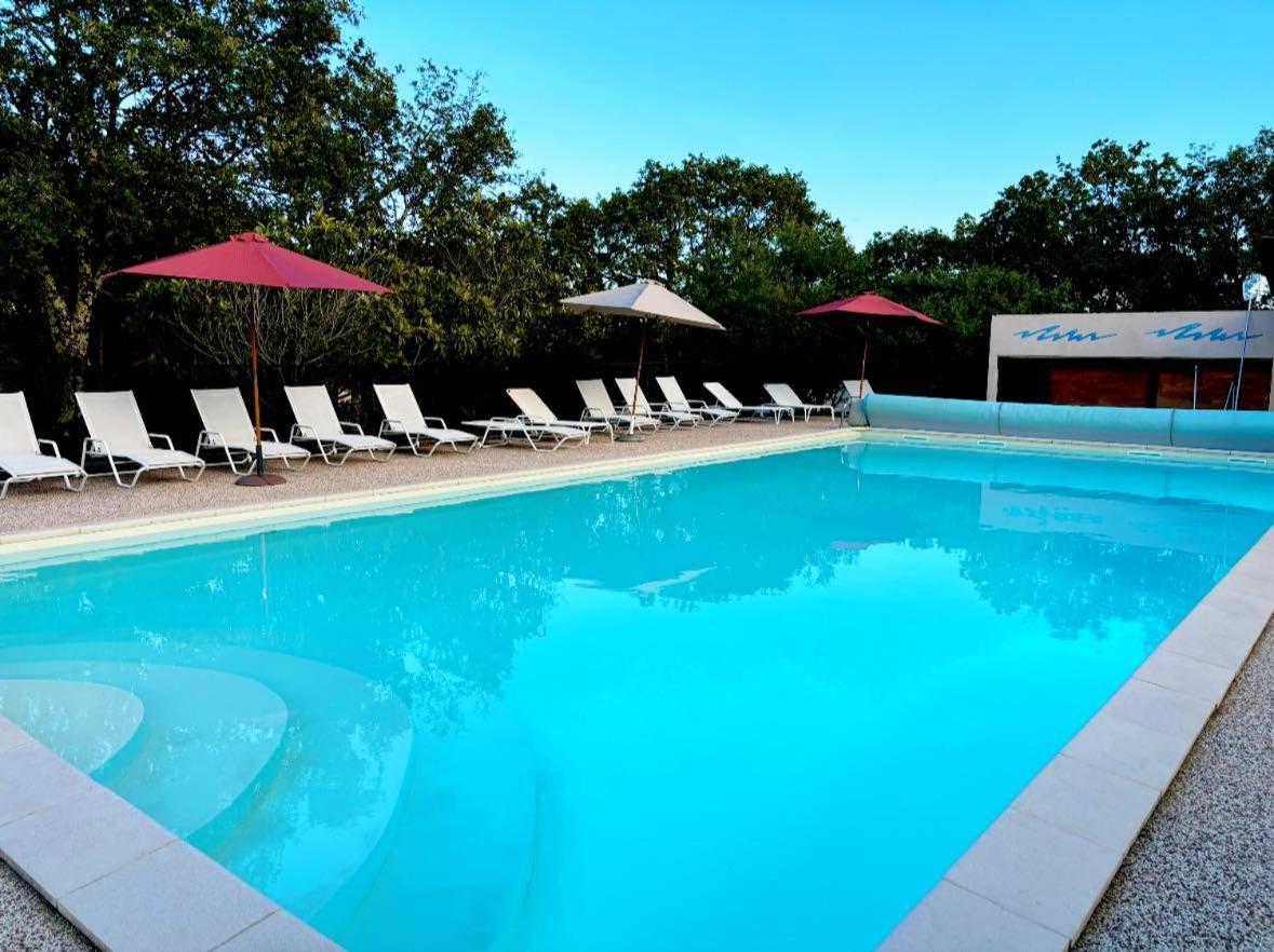 Hotel Les Persedes Lavilledieu  Buitenkant foto