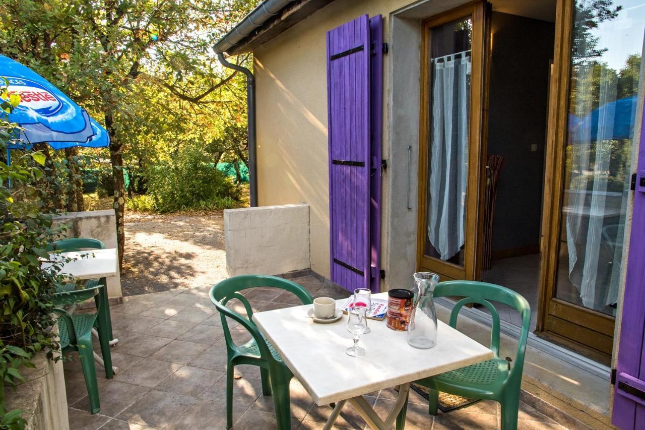 Hotel Les Persedes Lavilledieu  Buitenkant foto